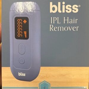 Bliss IPL Hair Remover in Soft Blue